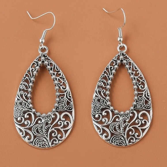 GlitzBlitz Boutique Jewelry - Any 4/$25! Silver Intricate Boho Teardrop Statement Earrings